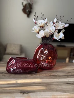 گلدان گرد دفرمه شیشه ای قرمز