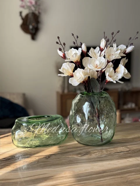 جا دستمال کاغذی شیشه ای دفرمه سبز کمرنگ